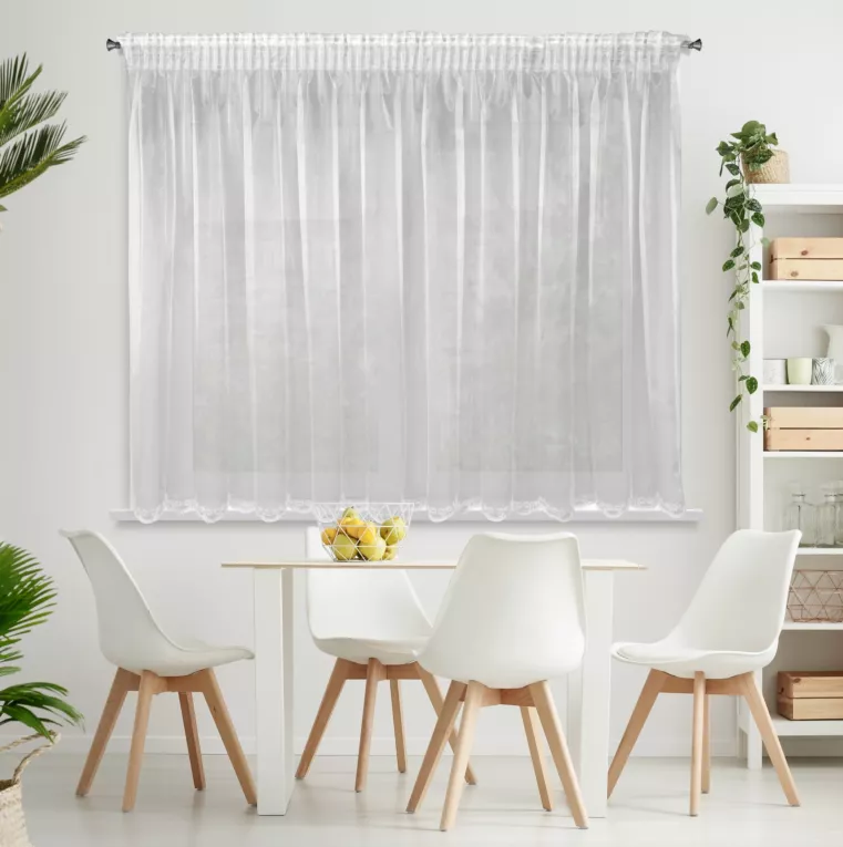 Firana biała z błyszczącej mikrosiateczki z połyskiem zakończona haftem nicią kordonkową 300x145 cm taśma ELIZA Eurofirany