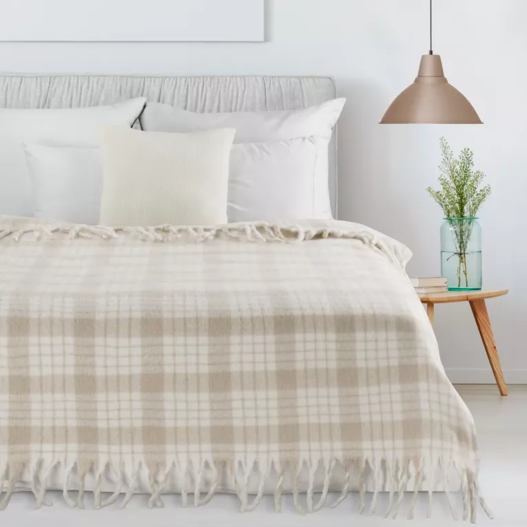 Koc  130x170 cm beżowo, kremowy z efektem ombre i frędzlami MOHER Eurofirany