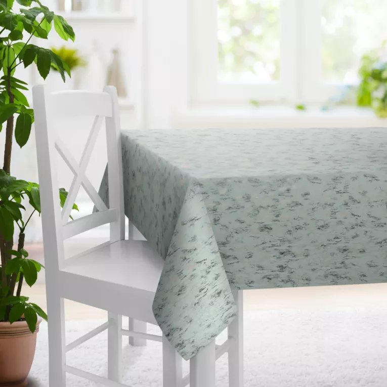 Obrus szyty jasnomiętowo złocisty z tkaniny welwetowej ze złotym marmurkowym nadrukiem