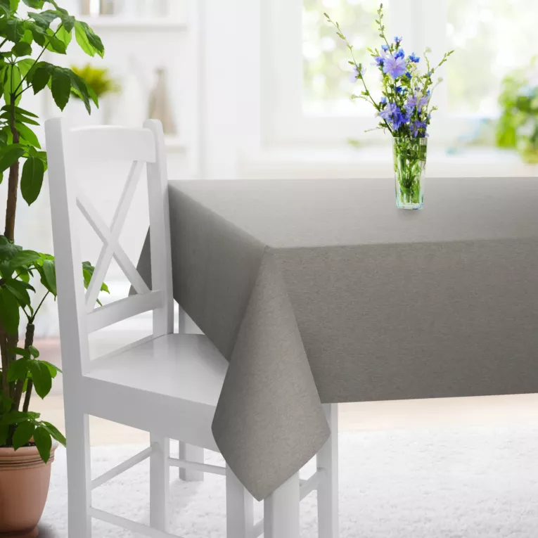 Obrus szyty srebrny z tkaniny o melanżowej strukturze