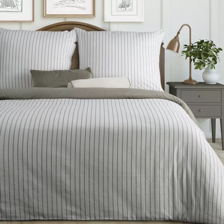 Pościel 140x200 cm komplet 2 częściowy z satyny bawełnianej kolor biało, stalowy w paseczki RAYA Eurofirany