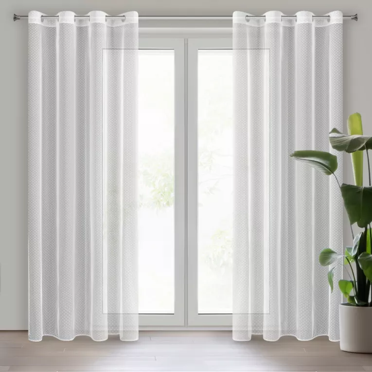 Firana biała z delikatnego tiulu w drobne kropki 135x250 cm przelotka JULITA Eurofirany