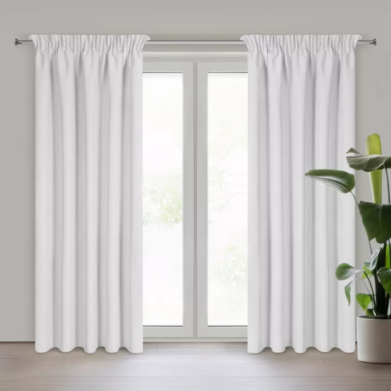 Zasłona srebrna 100% zaciemniająca z tkaniny typu blackout 135x270 cm taśma SUZAN Eurofirany