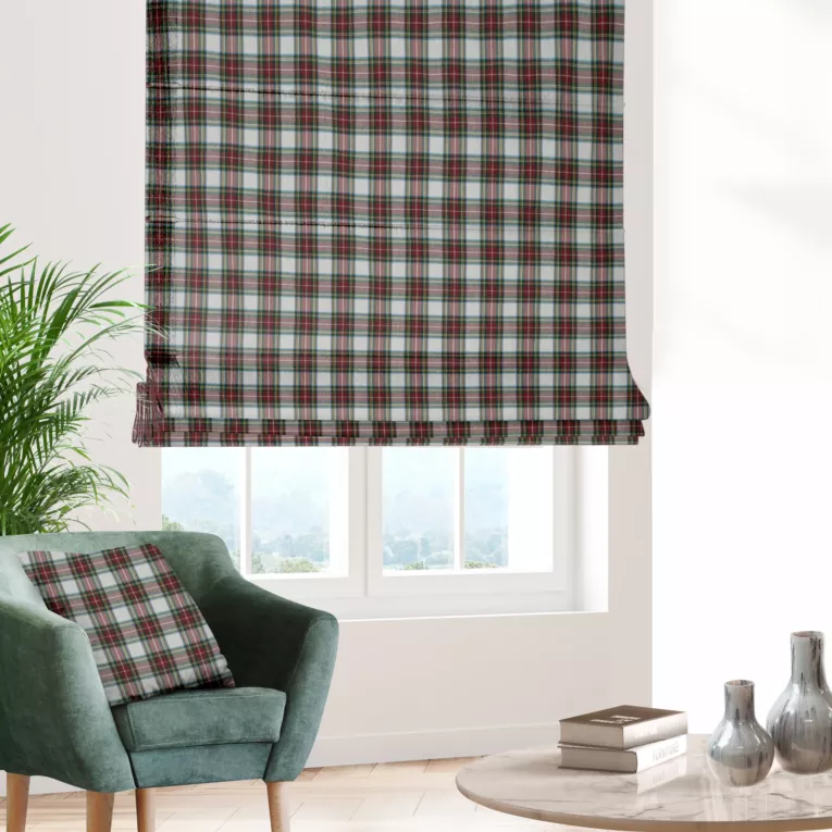 Roleta rzymska biało czerwona z delikatnej tkaniny w kratkę