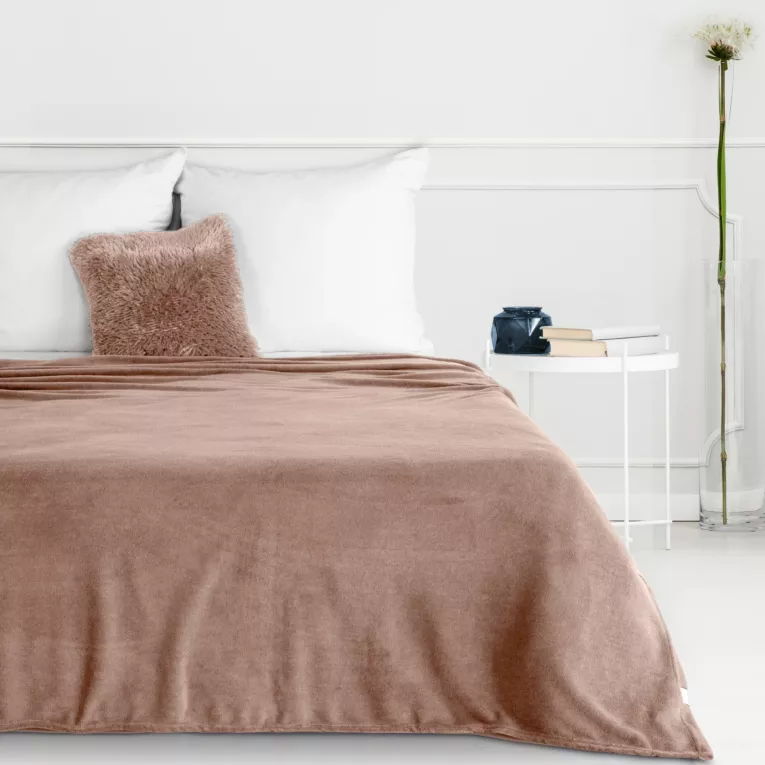 Koc  150x200 cm beżowy miękki i delikatny w dotyku jednokolorowy koc SIMPLE 1 Eurofirany