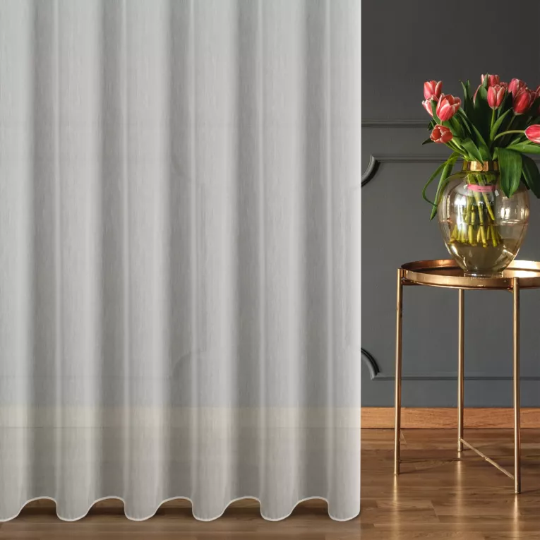 Tkanina firanowa z efektem deszczyku wykończona szwem obciążającym z kolekcji Eva Minge  Eurofirany