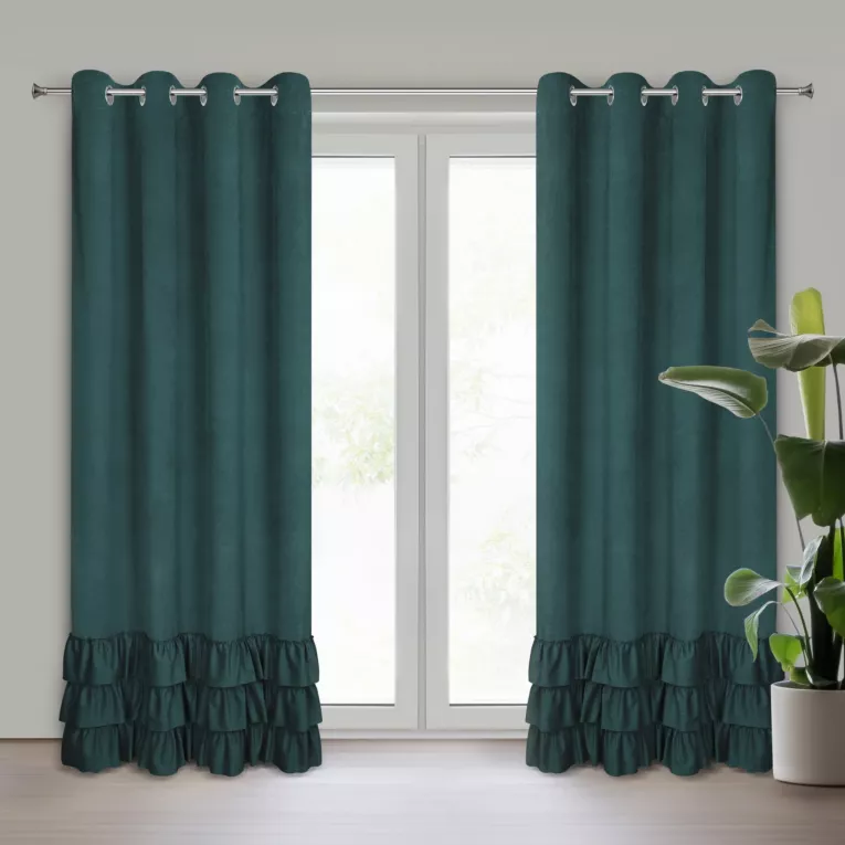 Zasłona ciemnozielona z welwetu zdobiona trzema subtelnymi falbanami 140x250 cm przelotka MEGI Eurofirany