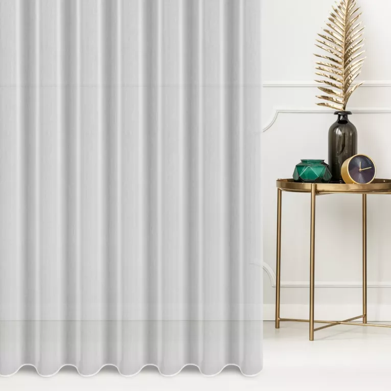 Firana szyta na flexach biała półprzezroczysta, matowa, o niestandardowej wysokości 360cm, z tkaniny typu batyst, wykończona obciążnikiem