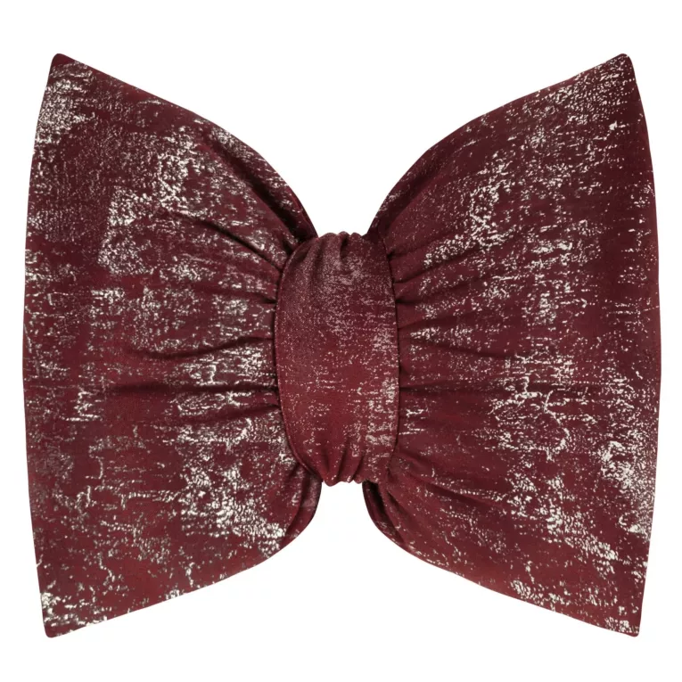 Poduszka 45x55 cm welwetowa kolor bordowy w kształcie kokardy z przecieranym lśniącym nadrukiem KODARDA 1 Eurofirany