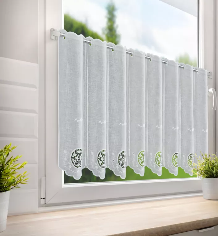 Tkanina firanowa zazdrostka z etaminy zdobiona ażurowym haftem Eurofirany