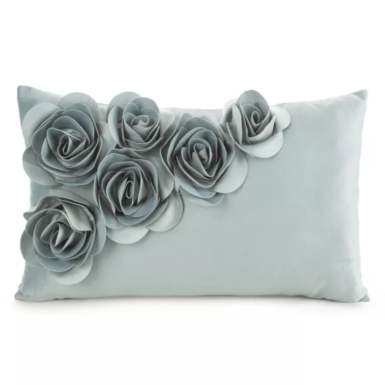 Poszewka na poduszkę 30 x 50 cm welwetowa kolor miętowy zdobiona aplikacja w róże Eurofirany