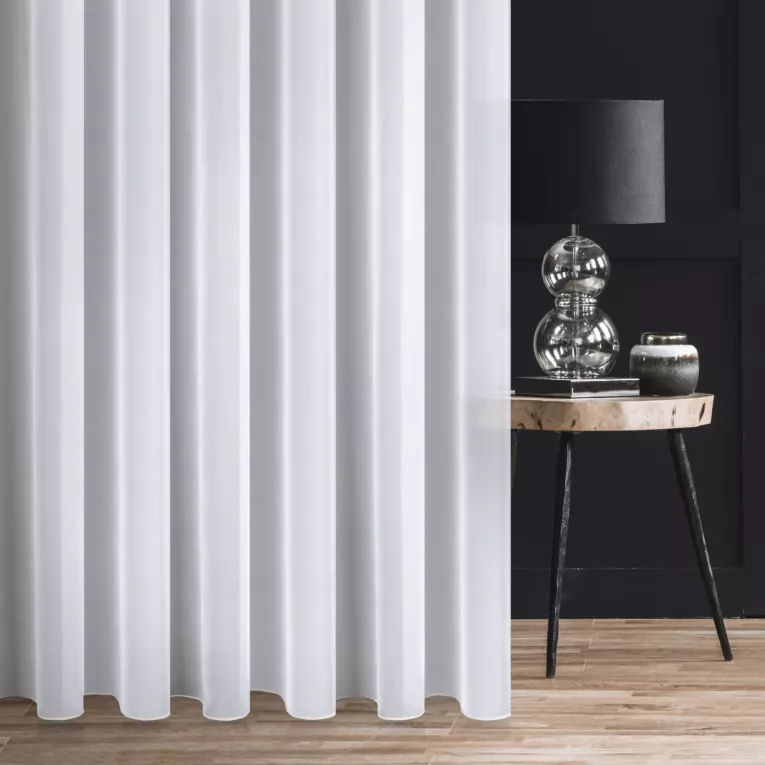 Firana szyta na flexach NIAGARA biała z miękkiej, matowej żorżety, wykończona obciążnikiem