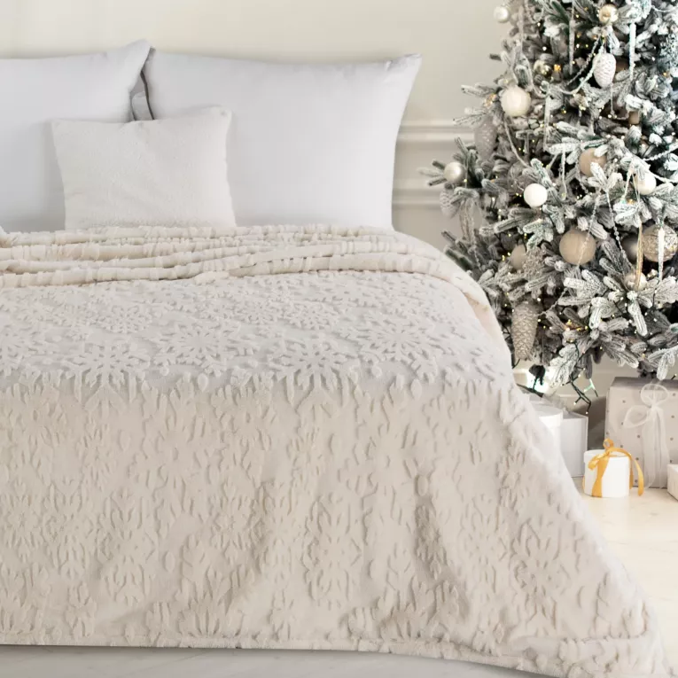 Koc  150x200 cm kremowo, złoty z wytłaczanymi śnieżynkami BLINK 2 Eurofirany