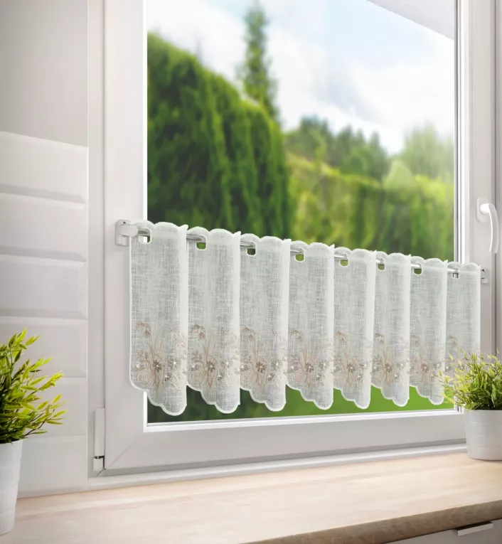 Tkanina firanowa zazdrostka z etaminy z uroczym haftem drobnych kwiatów Eurofirany