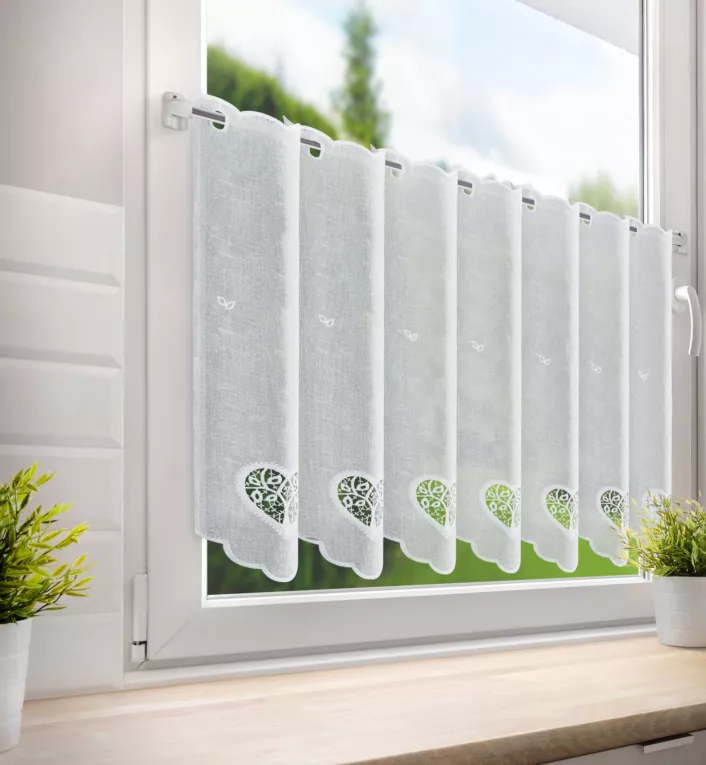 Tkanina firanowa zazdrostka z etaminy zdobiona haftem ażurowym Eurofirany