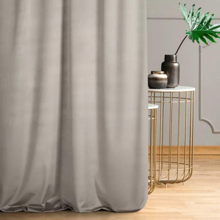 Zasłona szyta na taśmie fala ENYA ciemnobeżowa z miękkiej półmatowej tkaniny welwetowej