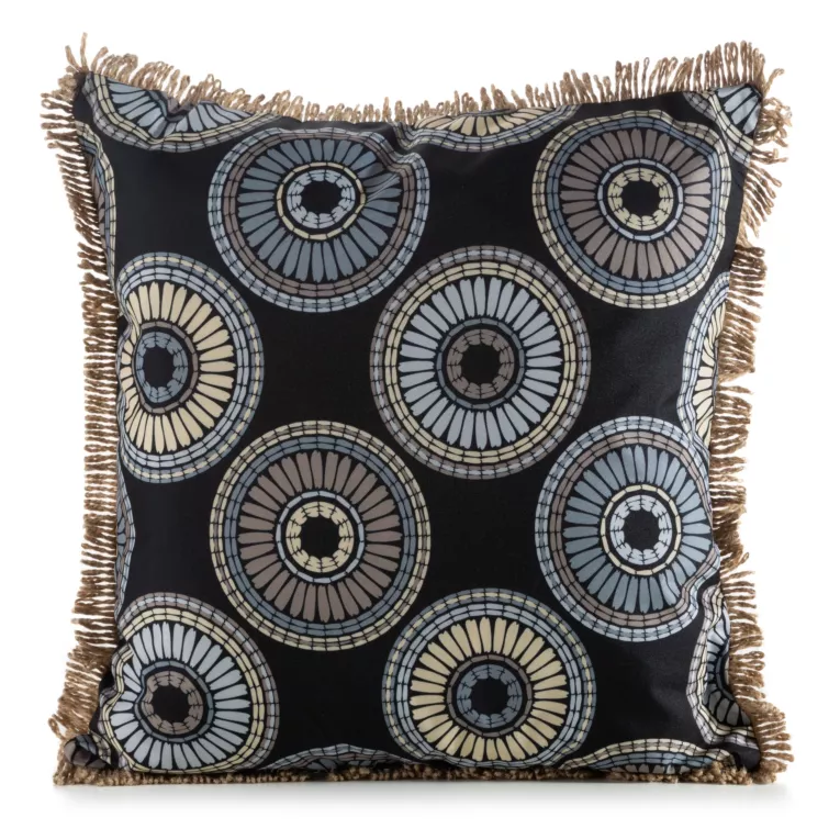Poszewka na poduszkę 45x45 cm z tkaniny wodoodpornej na taras oraz balkon zdobiona nadrukiem z motywem mandali i frędzli czarno, beżowa GARDEN Eurofirany