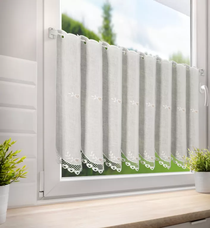 Tkanina firanowa zazdrostka z etaminy zdobiona ażurowym haftem Eurofirany