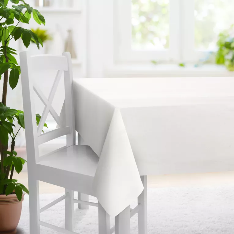 Obrus na wymiar naturalny z tkaniny o szenilowej strukturze