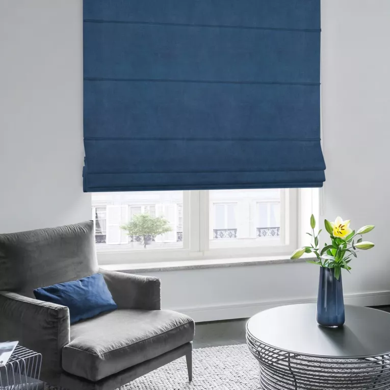 Roleta rzymska ENYA granatowa z miękkiej półmatowej tkaniny welwetowej