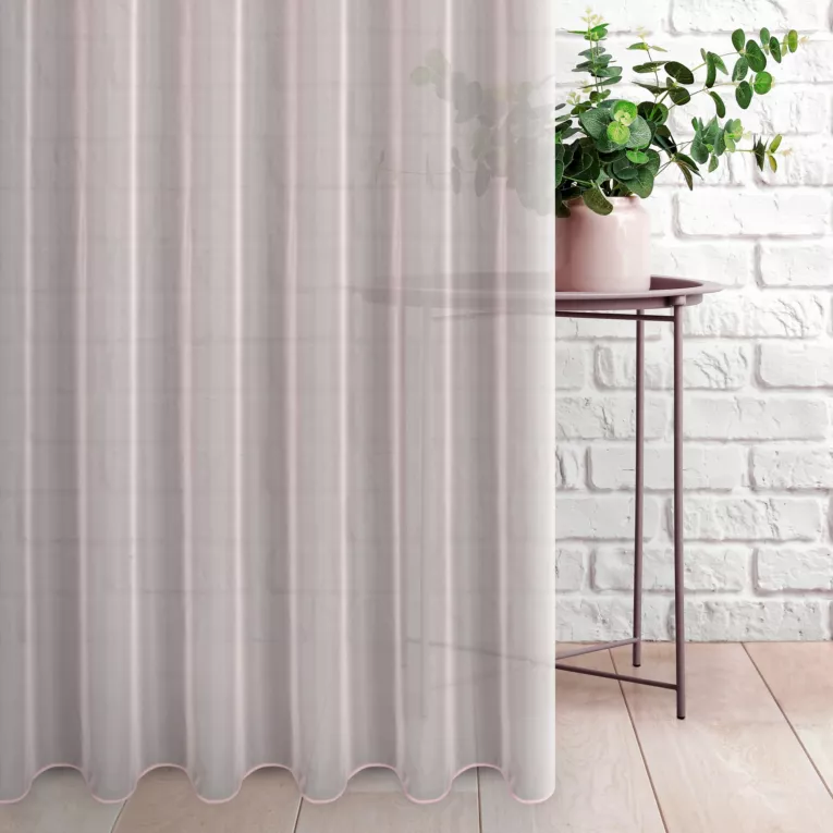 Firana szyta na flexach różowa z matowego jedwabiście miękkiego woalu, wykończona obciążnikiem