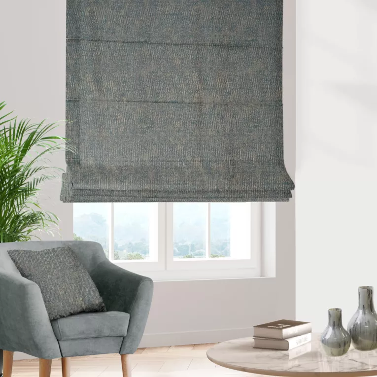 Roleta rzymska turkusowa z melanżowej tkaniny z efektem grubego splotu