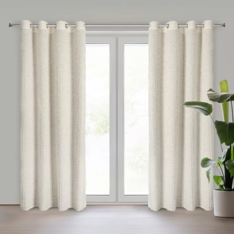 Zasłona kremowa zdobiona moherową nicią i subtelnymi falbanami 135x250 przelotka TIFFANY Eva Minge Eurofirany