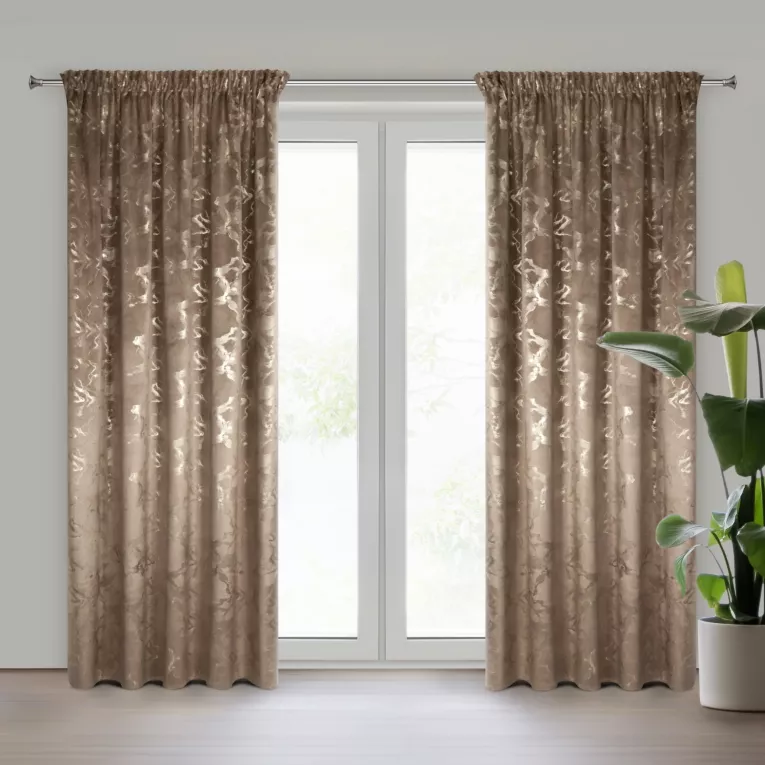 Zasłona brązowo, szampańska welwetowa zdobiona błyszczącym nadrukiem 140x270 cm taśma - RAJA Eurofirany