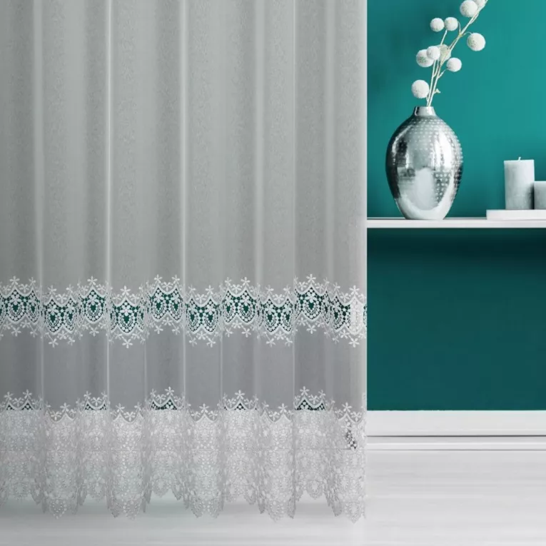 Tkanina firanowa matowa markizeta zdobiona dwoma pasami gipiury Eurofirany