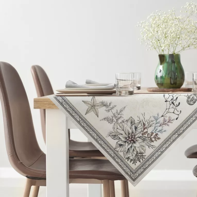 Obrus popielato, srebrny 140x180 cm gobelinowy CANDL z mieszanki włókien zdobiony wzorem świątecznym