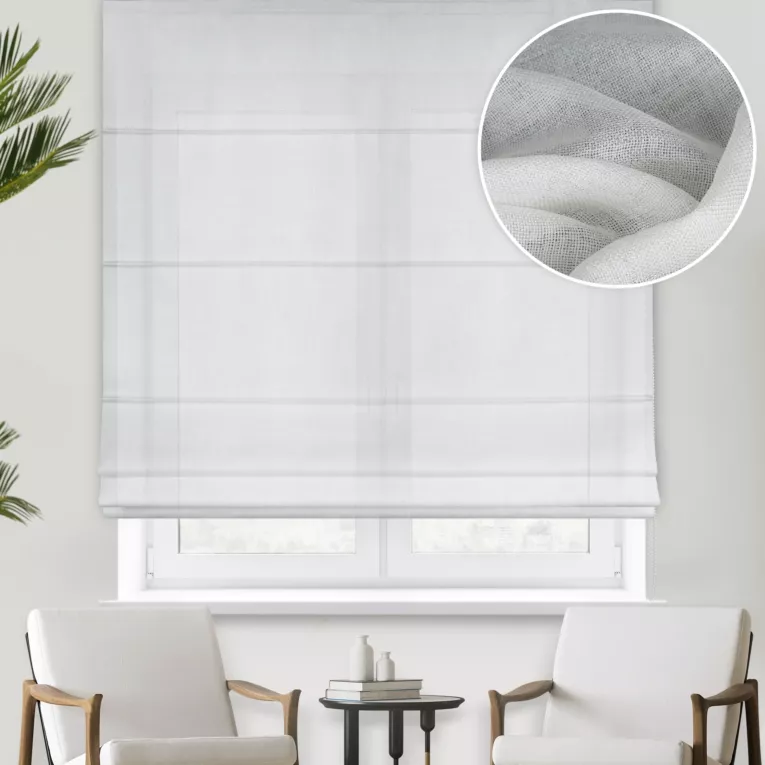 Roleta rzymska naturalna z lekko połyskującej, luźnotkanej etaminy z efektem kreszowania, wykończona obciążnikiem