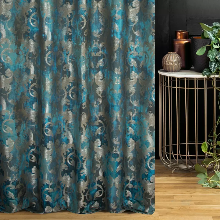 Zasłona szyta na taśmie 5 cm ciemnoturkusowo srebrna z miękkiej tkaniny w elegancki ornamentowy wzór
