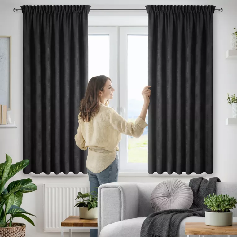 Zasłona czarna z tkaniny welurowej 160x180 cm taśma - Dora Eurofirany