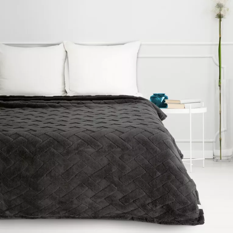 Koc flano 150x200 cm stalowy zdobiony wytłaczanym wzorem CARO DESIGN 91 Eurofirany