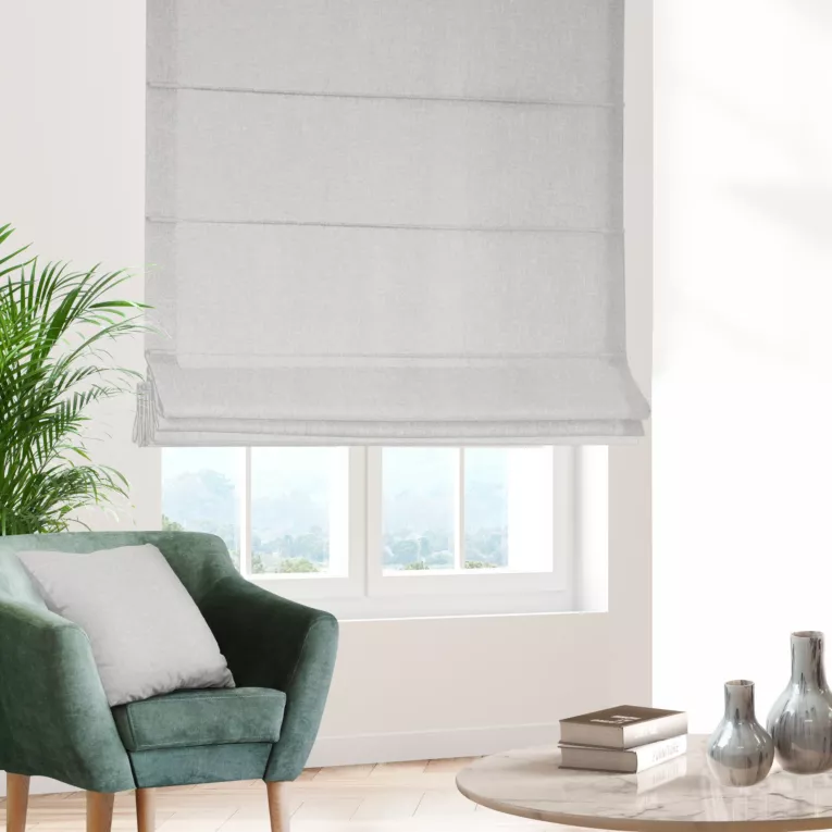 Roleta rzymska srebrna o naturalnym charakterze, z widocznym, ozdobnym splotem