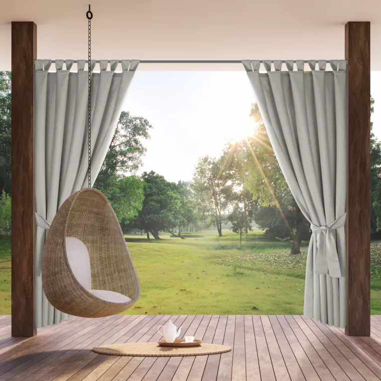 Zasłona srebrna z wodoodpornej tkaniny idealna do ogrodu i na taras 155x220 cm szelki/rzep GARDEN Eurofirany