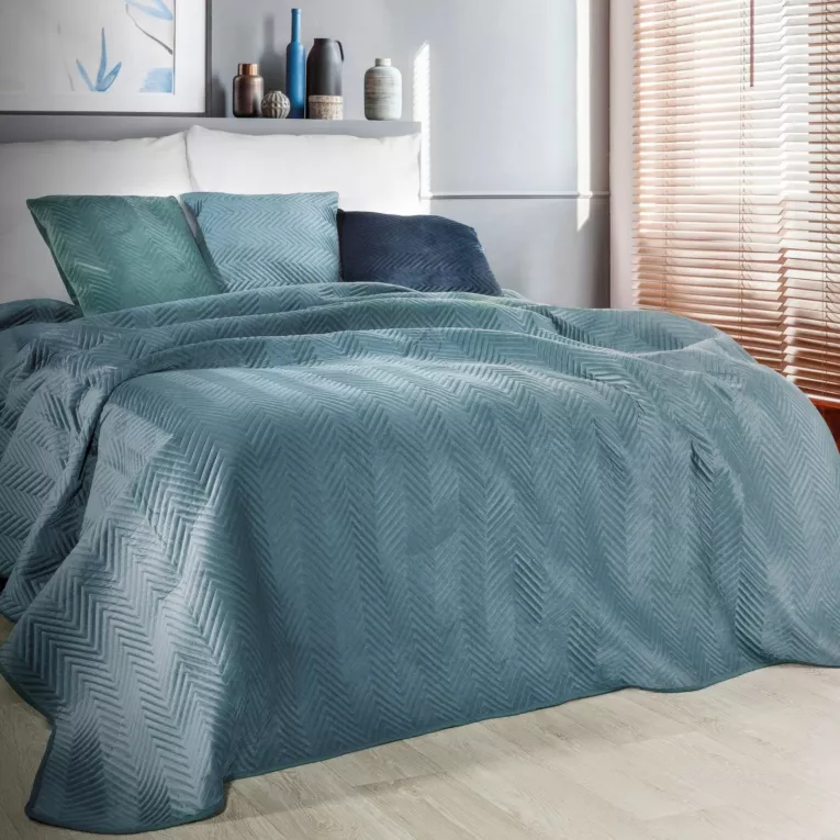 Narzuta welwetowa niebieska 220x240 cm pikowana w jodełkę metodą hot press SOFIA EUROFIRANY PREMIUM