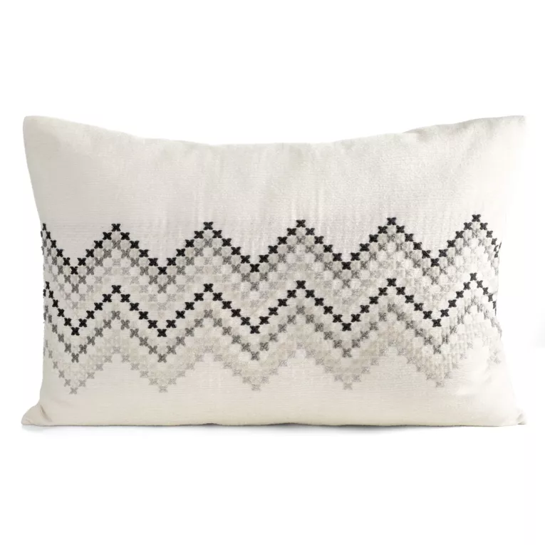 Poszewka na poduszkę 45x70 cm z szenilowej tkaniny z tkanym geometrycznym wzorem VANILA Eurofirany