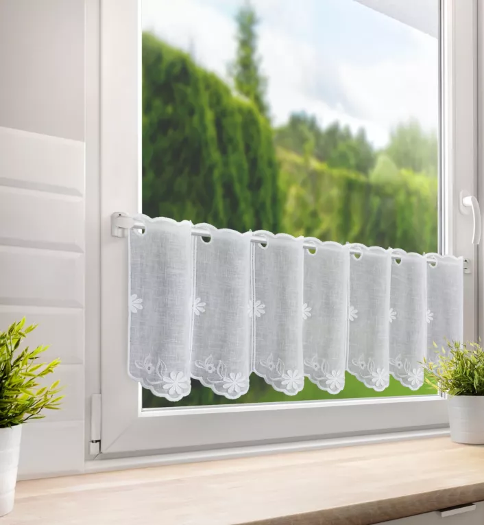 Tkanina firanowa zazdrostka zdobiona haftem kwiatów Eurofirany