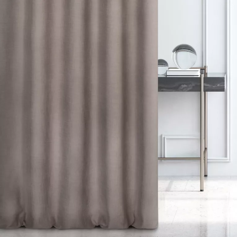 Zasłona szyta na tunelu jasnobrązowa o naturalnym, gęstym splocie w stylu eko