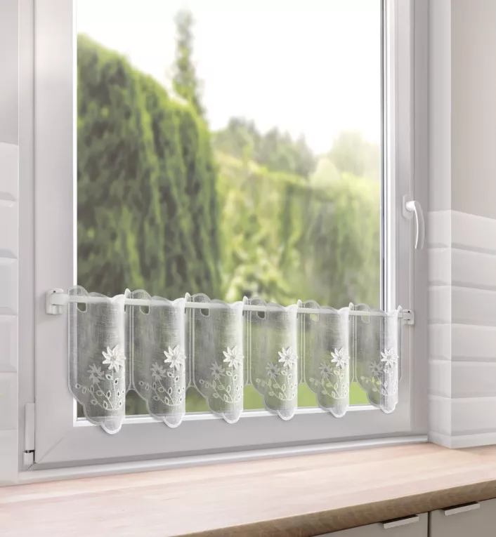 Tkanina firanowa zazdrostka zdobiona haftem drobnych kwiatów Eurofirany