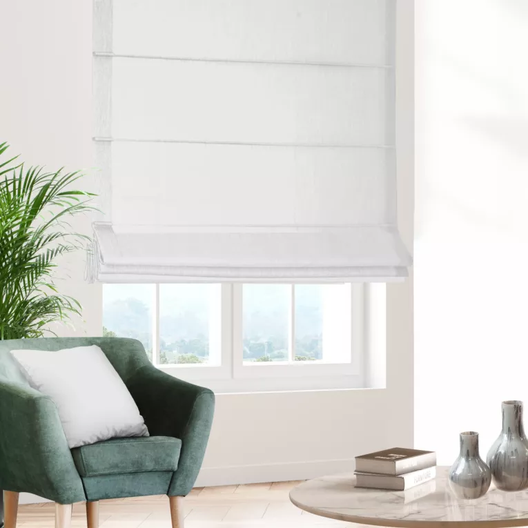 Roleta rzymska biała z miękkiej tkaniny z naturalnym splotem