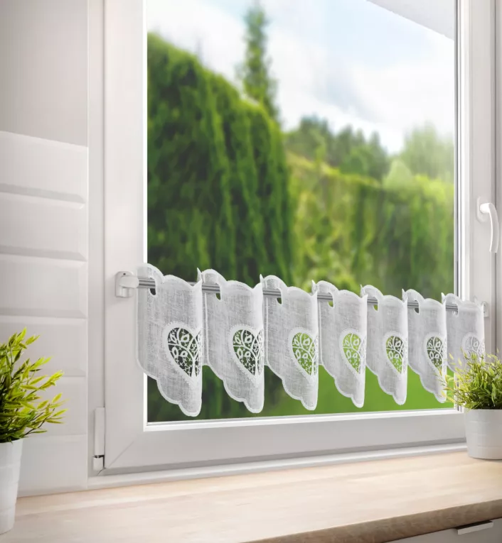 Tkanina firanowa zazdrostka z etaminy zdobiona haftem ażurowym Eurofirany