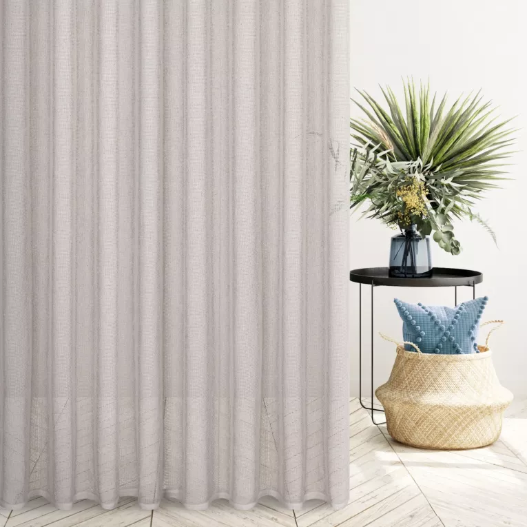 Firana szyta na tunelu beżowa z matowej siatki o delikatnym splocie