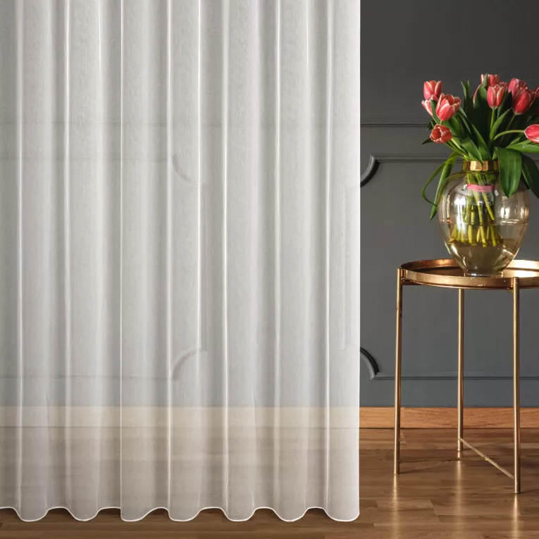 Firana szyta na taśmie 8 cm naturalna z delikatnej tkaniny typu batyst