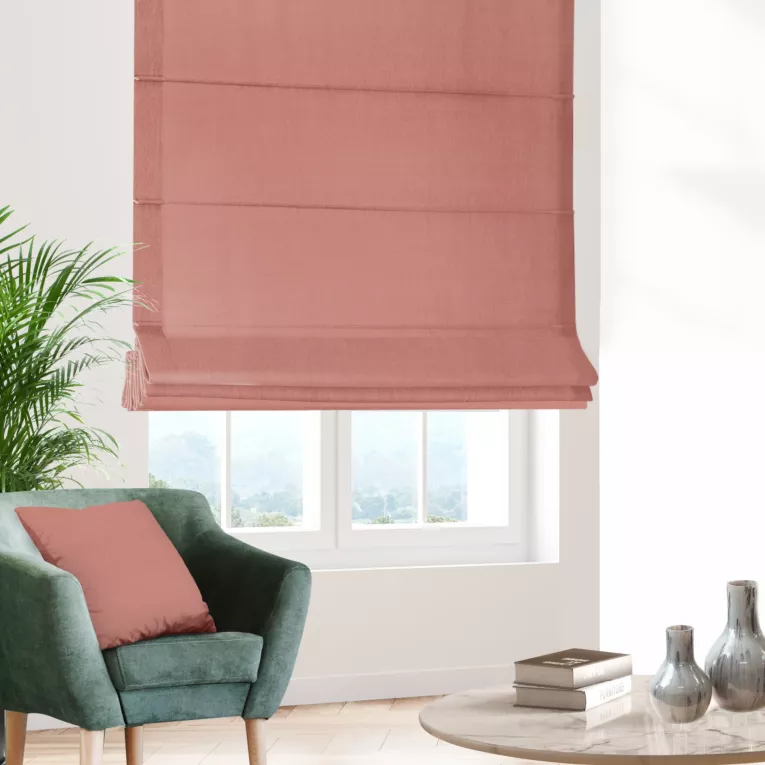 Roleta rzymska DORA - HIT różowa z miękkiej tkaniny o welurowej strukturze