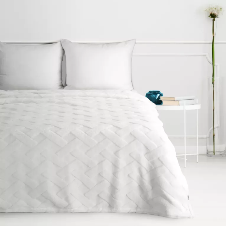 Koc flano 150x200 cm biały zdobiony wytłaczanym wzorem CARO DESIGN 91 Eurofirany