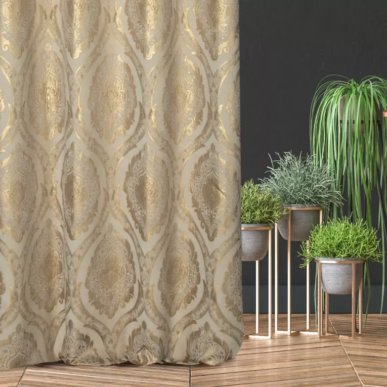 Zasłona szyta na taśmie fala złota z szenilowej tkaniny w klasyczny wzór ornamentowy przetykany błyszczącą nicią Italissima Eva Minge