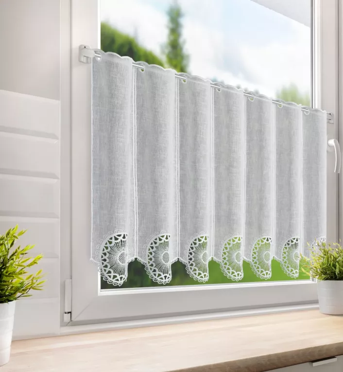 Tkanina firanowa zazdrostka zdobiona ażurowym haftem Eurofirany