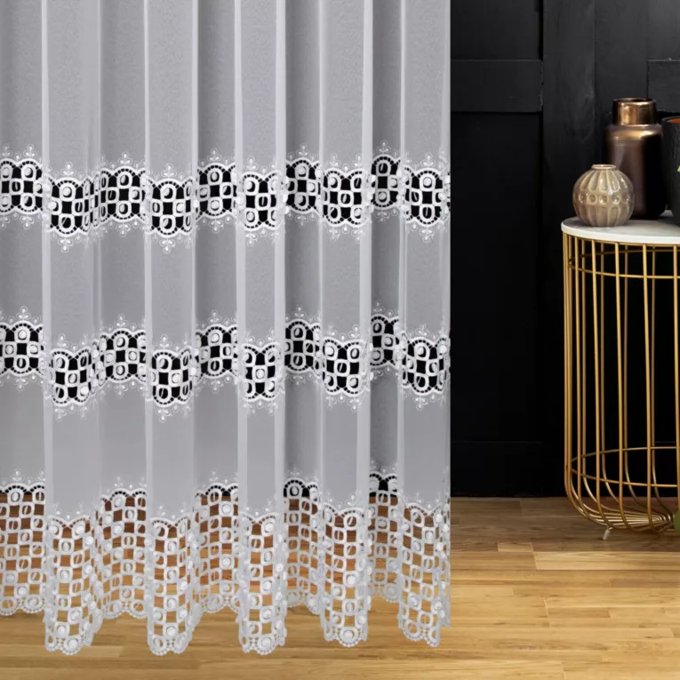 Firana szyta na flexach CORTADA biała matowa markizeta z geometryczną aplikacją